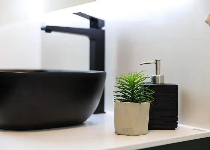 Lea Magdalena Iv Villa