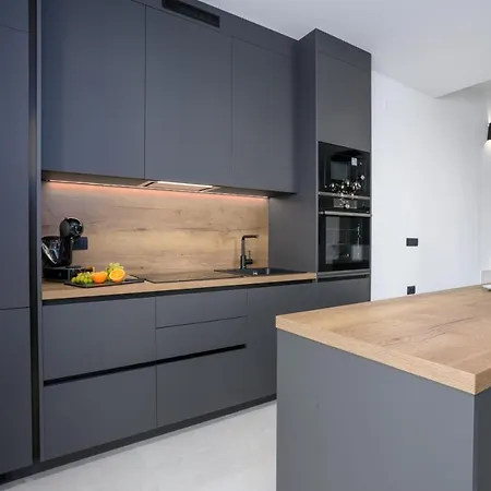 Willa Lea Magdalena Iv