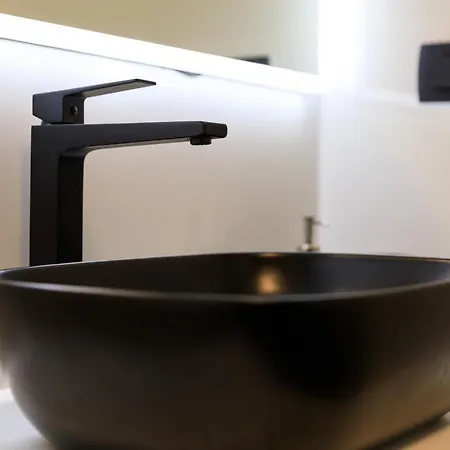 Willa Lea Magdalena Iv