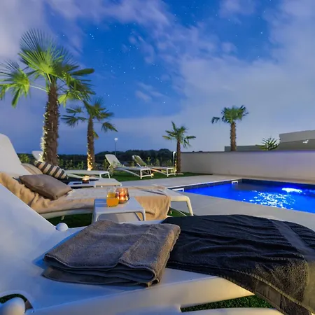 Lea Magdalena Iv Willa