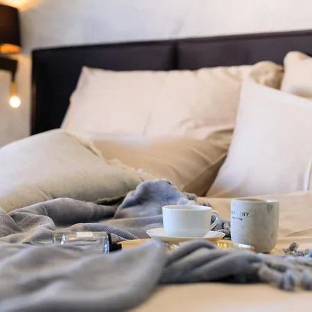 Willa Lea Magdalena Iv *