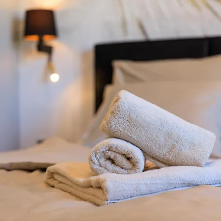 Willa Lea Magdalena Iv *