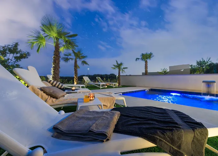 Lea Magdalena Iv Villa